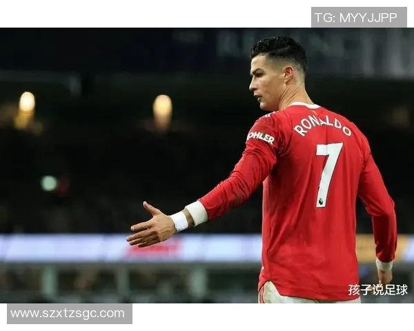 探索全球足球球星同款球服潮流 揭开明星球员场上场下的时尚秘密