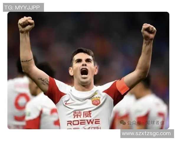 香港足球超级球星带领球队再创辉煌 展现个人才华与团队精神的完美结合